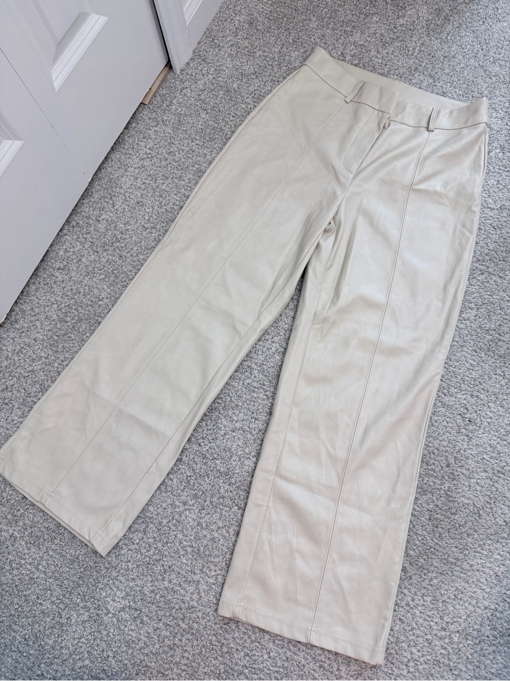 7 For All Mankind Cream Faux Leather Wide-Leg Cropped Pants